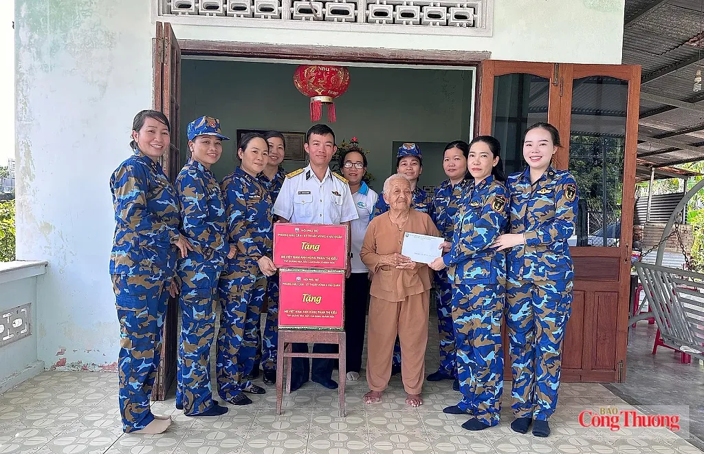 Vùng 4 Hải quân tri ân, giúp đỡ mẹ Việt Nam anh hùng