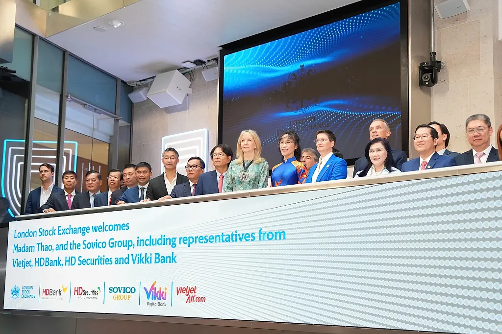 TS Nguyễn Thị Phương Thảo khai phiên Sàn giao dịch Chứng khoán Luân Đôn — London Stock Exchange