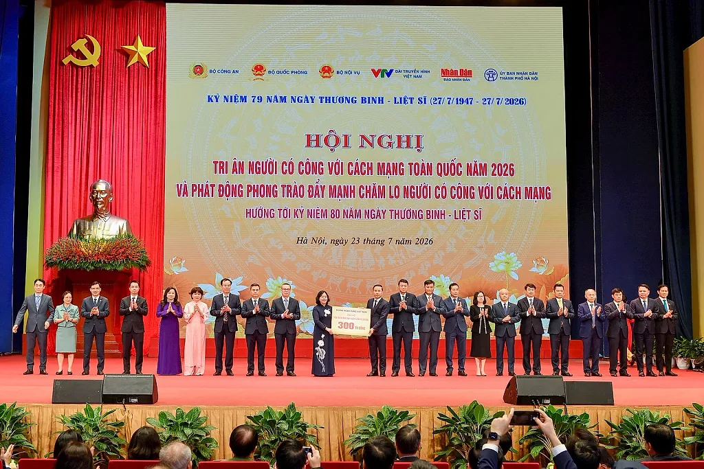 SACOMBANK trao tặng 15 tỷ đồng tri ân người có công với cách mạng