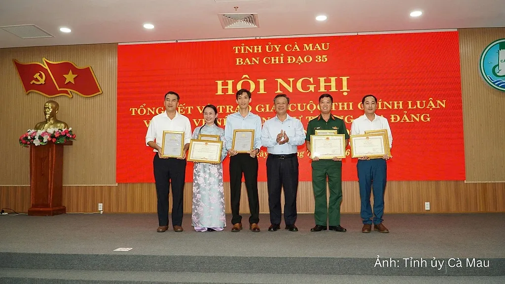 Cà Mau trao giải Cuộc thi Chính luận bảo vệ nền tảng tư tưởng của Đảng