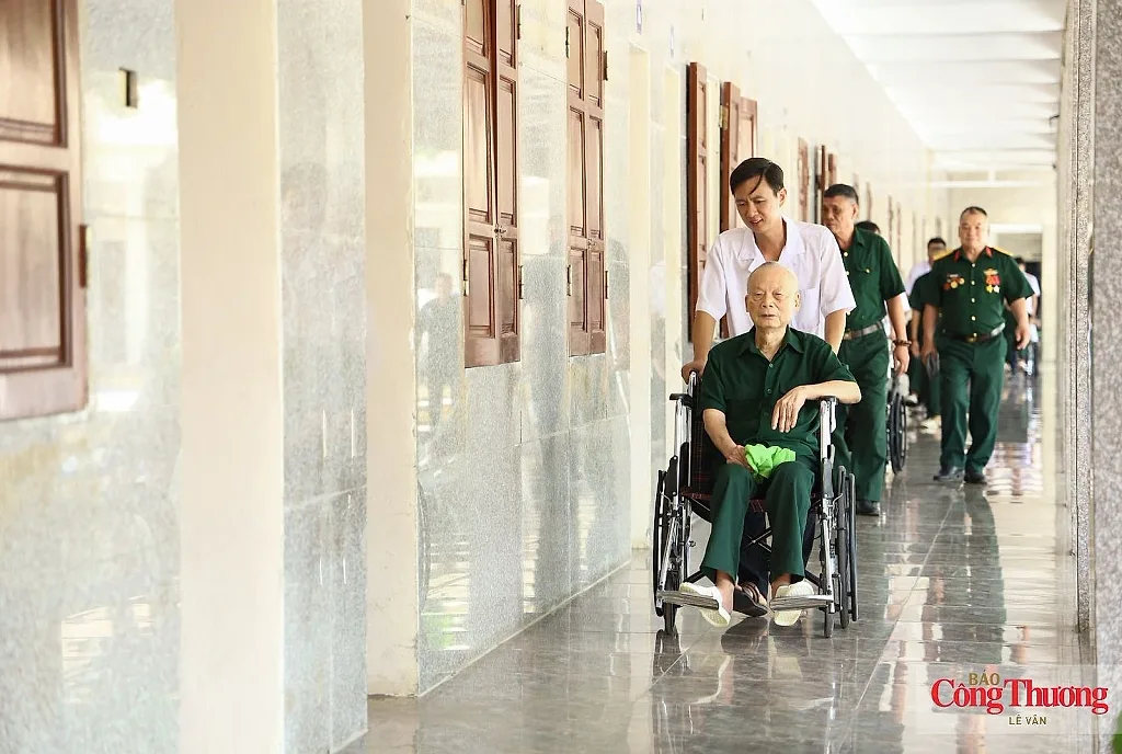 Chuyện của những người chăm sóc một 'gia đình đặc biệt'