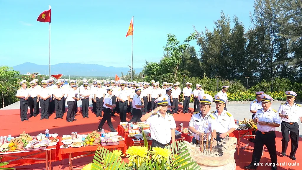 Xúc động lễ dâng hương tưởng niệm các Anh hùng liệt sĩ Gạc Ma