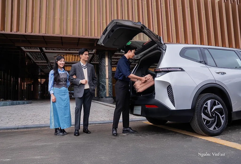 Limo Green: Xe khỏe, khách thích, tài xế lời