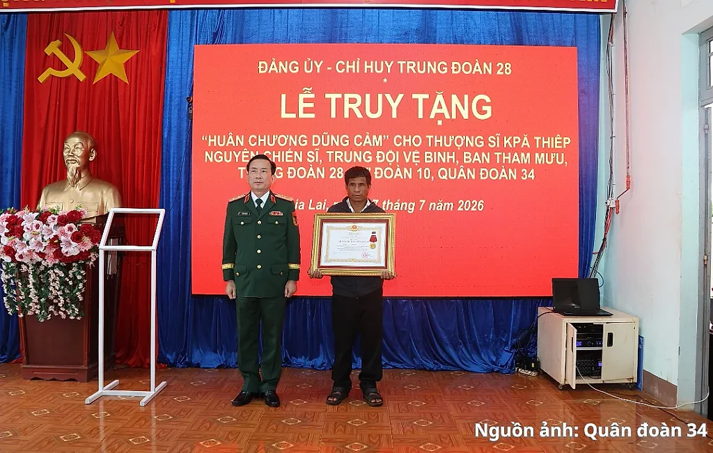 Chiến sĩ quên mình cứu dân được truy tặng Huân chương Dũng cảm