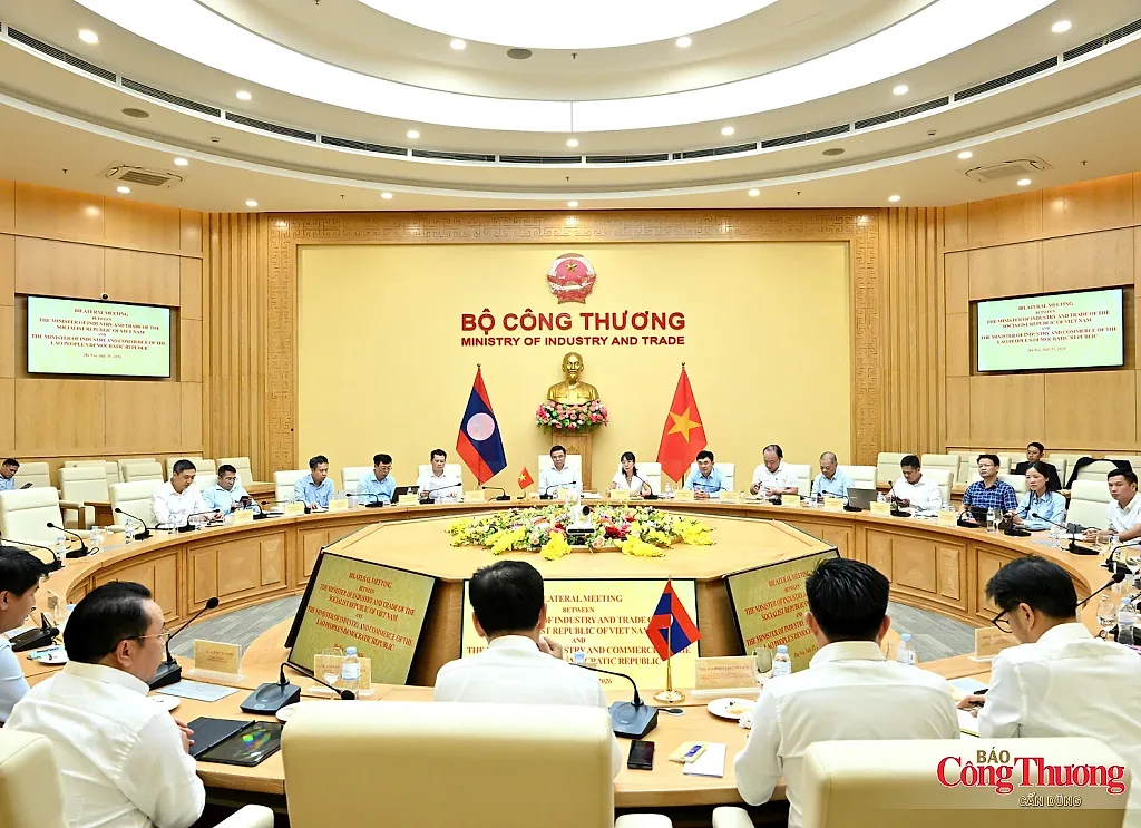 Việt Nam - Lào tăng cường hợp tác thương mại, năng lượng và khoáng sản