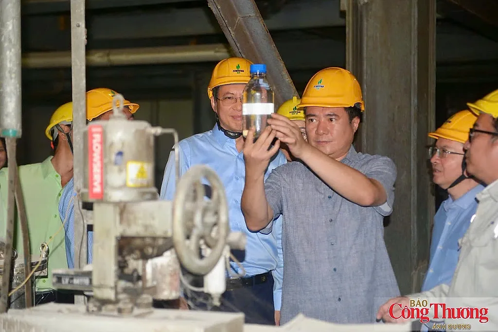 Thứ trưởng Nguyễn Sinh Nhật Tân kiểm tra năng lực sản xuất nhiên liệu sinh học tại miền Trung