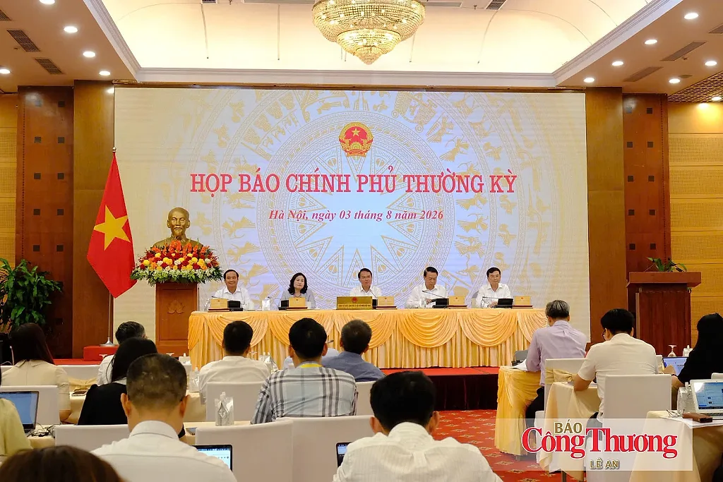 Tiếp tục gia hạn giảm thuế, phí và bình ổn giá xăng dầu