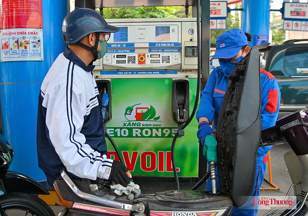 Giá xăng đồng loạt giảm từ 15 giờ ngày 6/8, E10RON95-III còn 22.324 đồng/lít