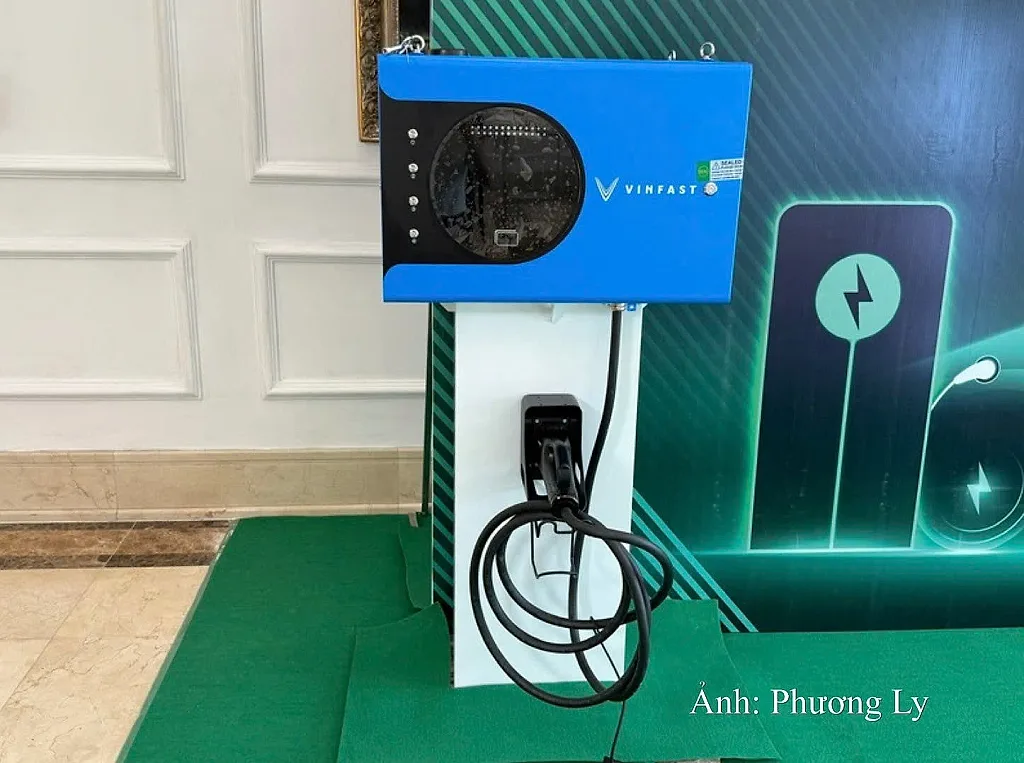 Khẩn trương hoàn thiện hạ tầng trạm sạc điện đường bộ