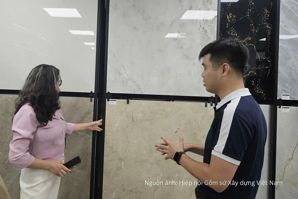 Gạch nhập khẩu: Lợi thế giá, sức ép lớn đối với doanh nghiệp trong nước