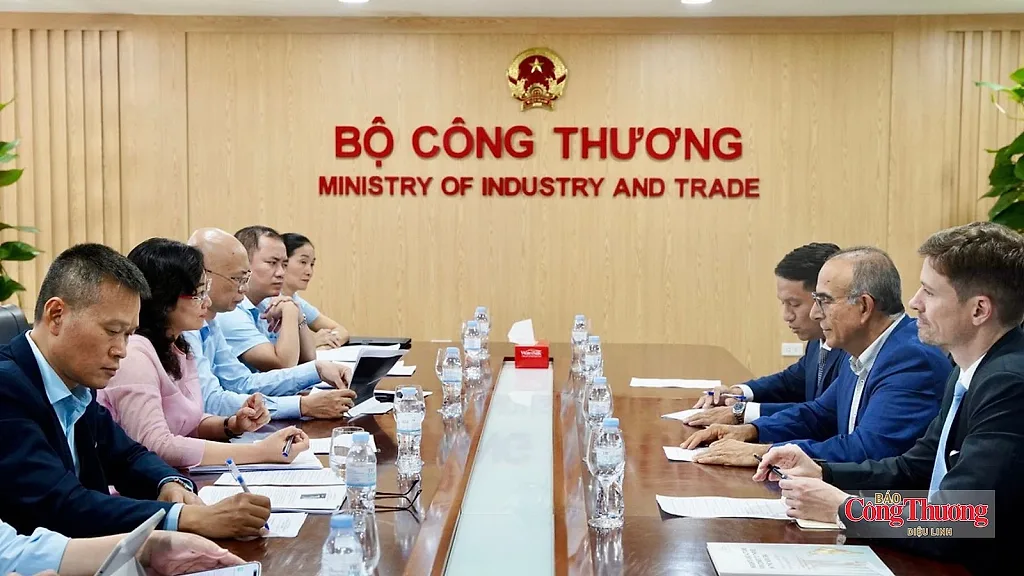 Việt Nam - WFZO thúc đẩy hợp tác phát triển khu kinh tế thế hệ mới