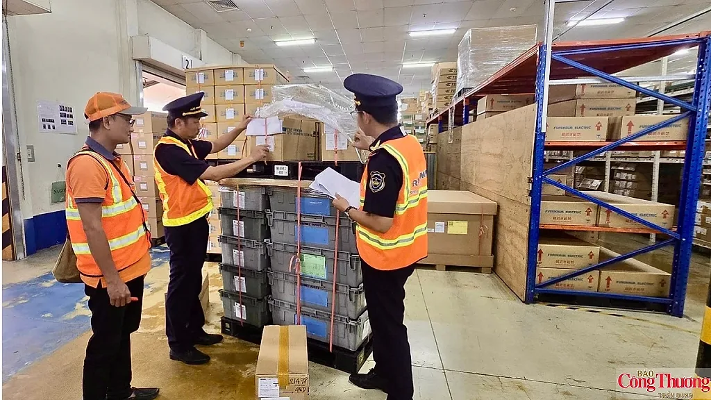 Hải quan khu vực XIX: 7 tháng thu ngân sách hơn 2.833 tỉ đồng