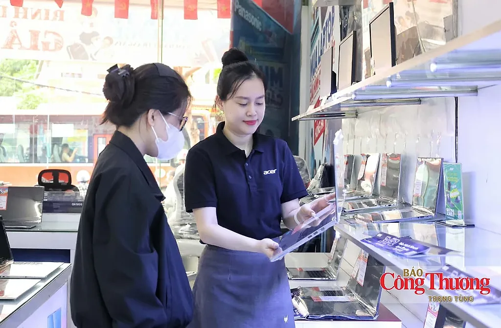 Thị trường bán lẻ Hà Tĩnh 'bứt tốc' trước thềm năm học mới