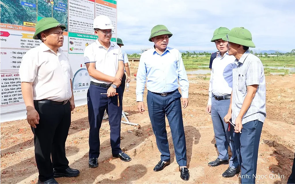 Tăng tốc đồng loạt các dự án lớn, tạo niềm phấn khởi trong nhân dân