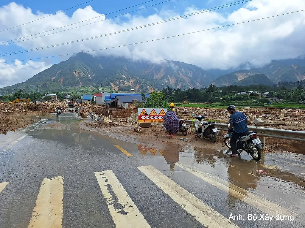 Bộ Xây dựng chỉ đạo khắc phục hậu quả lũ quét Mường Than, sớm hoàn thành dự án giao thông