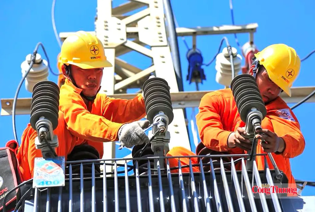 Thủ tướng yêu cầu hoàn thiện 17 dự án luật trình Quốc hội trước 20/8