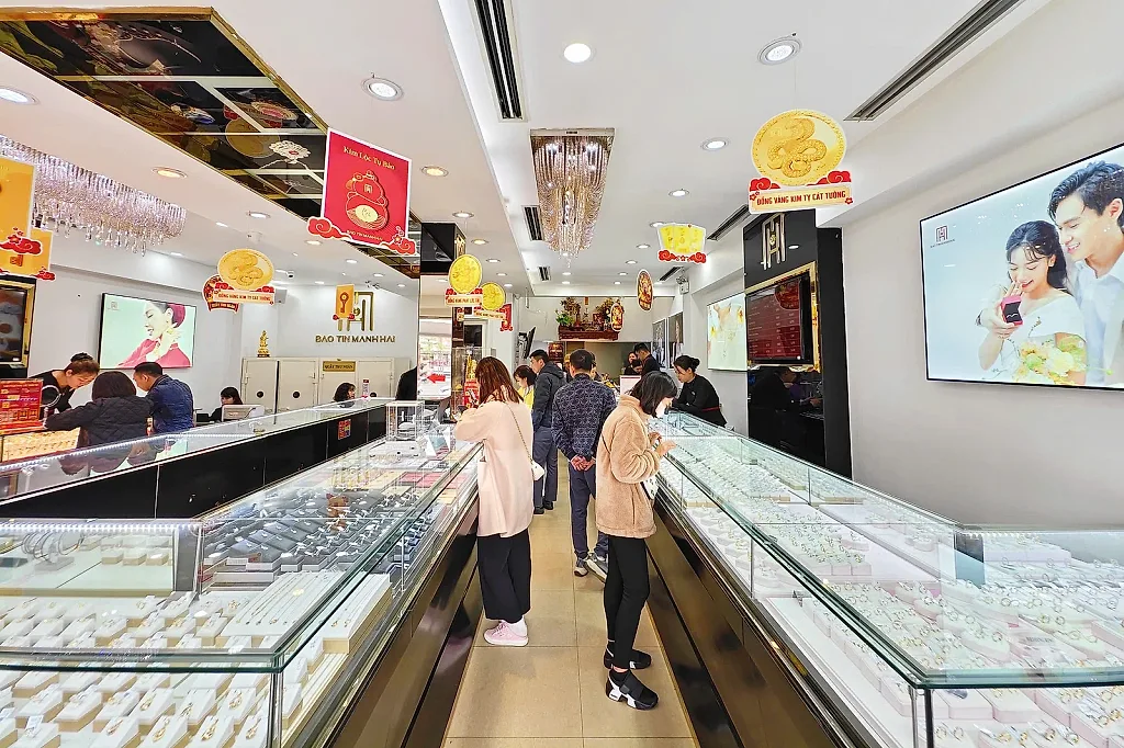 Giá vàng hôm nay (13/8): Bật tăng, áp sát 145 triệu đồng/lượng