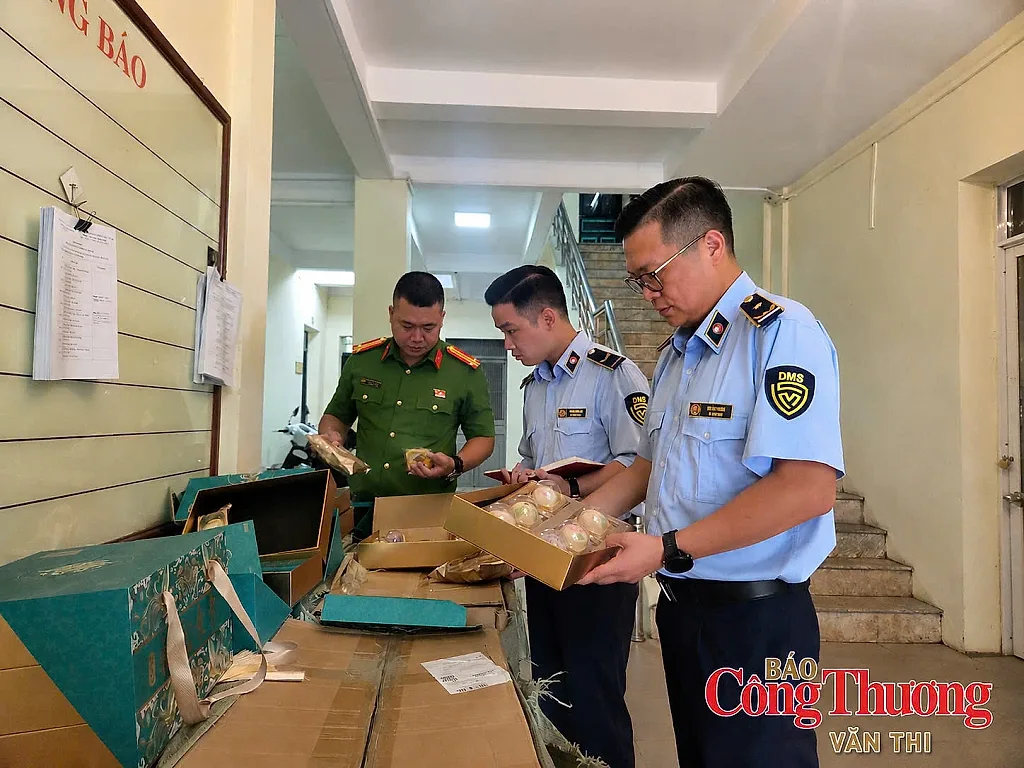 Hà Nội: Phát hiện lô hàng bánh Trung thu không hóa đơn, chứng từ