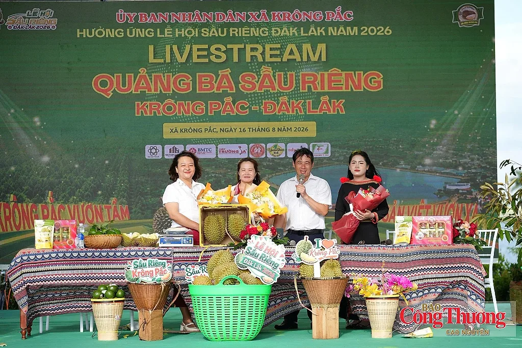Lãnh đạo xã làm KOL, KOC bán sầu riêng online, hàng ngàn đơn đã chốt