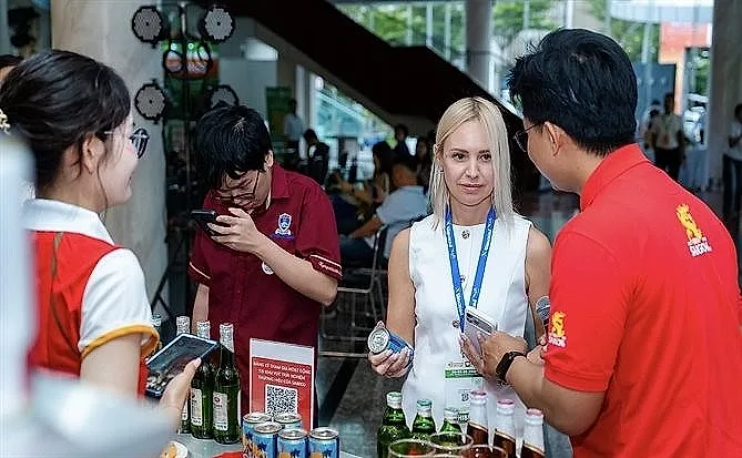 gian-hang-trung-bay-san-pham-cua-sabeco-tai-trien-lam-quoc-te-vietfood-beverage-propack-vietnam-2026-thu-hut-nhieu-khach-tham-quan_171939200.jpeg