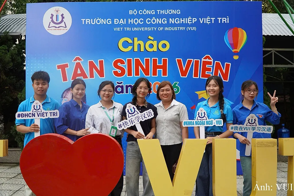 ĐH Công nghiệp Việt Trì đón 1.656 tân sinh viên khóa tuyển sinh 2026