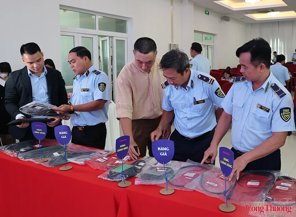 TP. Hồ Chí Minh: Tăng cường kỹ năng nhận diện hàng giả, hàng vi phạm sở hữu trí tuệ