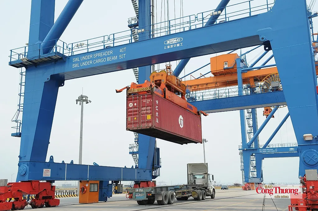 Xuất khẩu hàng hóa duy trì đà tăng trưởng, mở rộng dư địa cuối năm