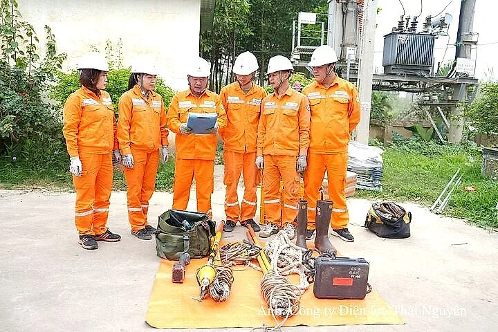 Chủ động phòng ngừa, xây dựng văn hóa an toàn tại Điện lực Thái Nguyên