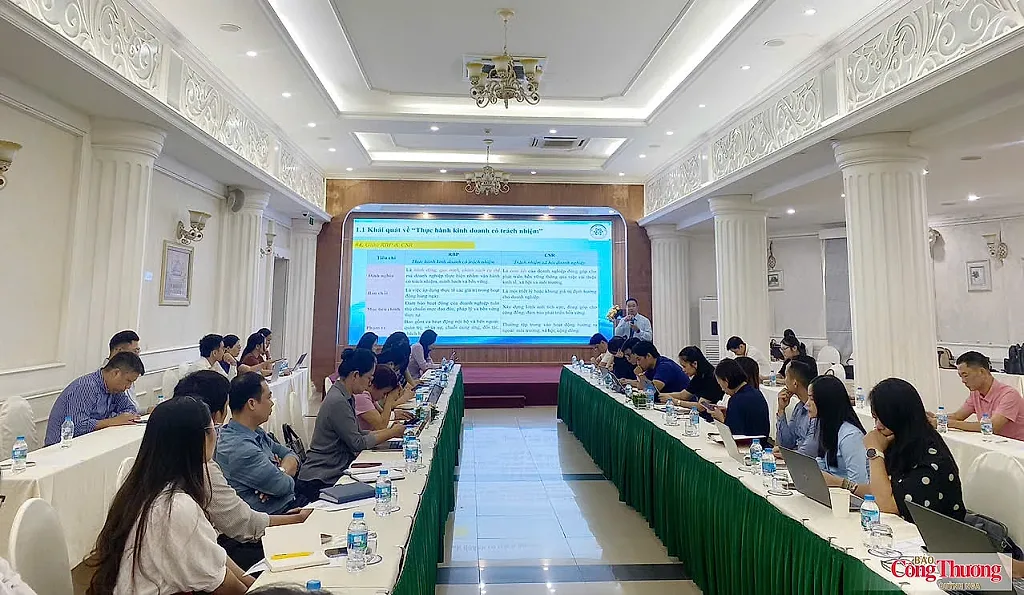 Tập huấn chính sách, pháp luật về thực hành kinh doanh có trách nhiệm