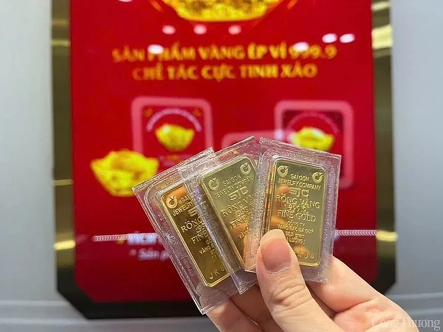 Giá vàng hôm nay (21/8): Tiếp tục tăng mạnh
