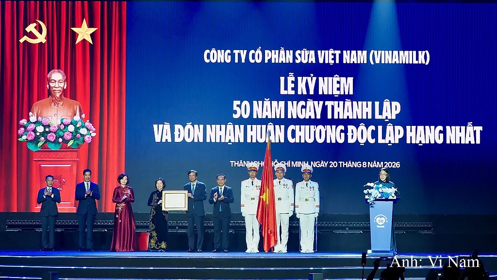 Sau danh hiệu Anh hùng, Vinamilk đón Huân chương Độc lập hạng Nhất