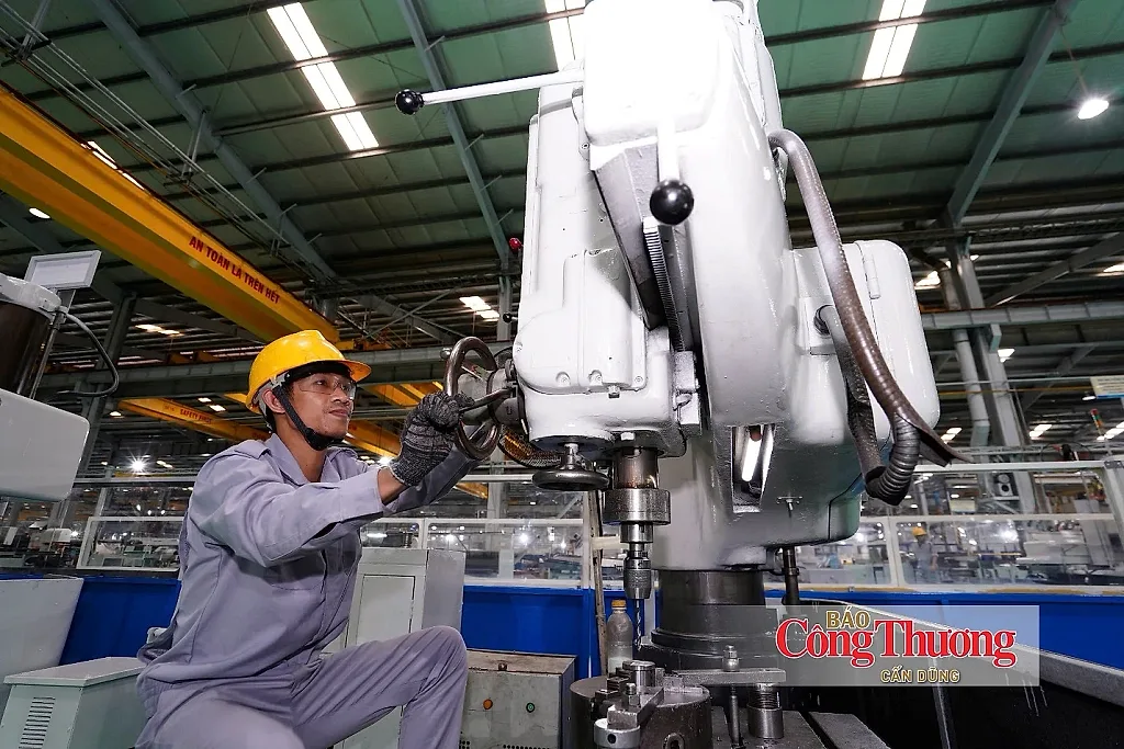 Luật Công nghiệp trọng điểm: 'Cú huých' cho công nghiệp hỗ trợ