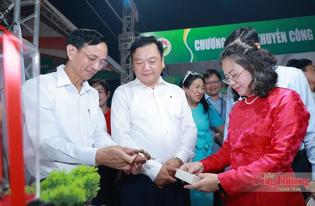 Khai mạc Hội chợ sản phẩm công nghiệp nông thôn tiêu biểu miền Trung – Tây Nguyên — Cục Đổi mới sáng tạo Chuyển đổi xanh và Khuyến công