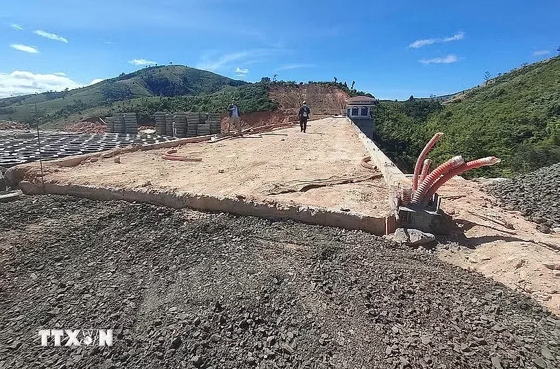 Khẩn trương gỡ vướng cho các dự án tồn đọng, kéo dài — Chính phủ
