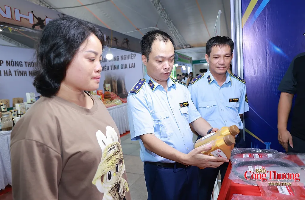 Mục sở thị ‘hàng thật, hàng giả’ tại hội chợ miền Trung - Tây Nguyên