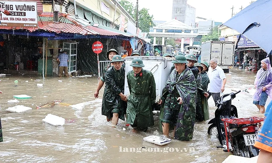 Mưa lũ gây ảnh hưởng lớn tại Lạng Sơn, các lực lượng chức năng tích cực hỗ trợ