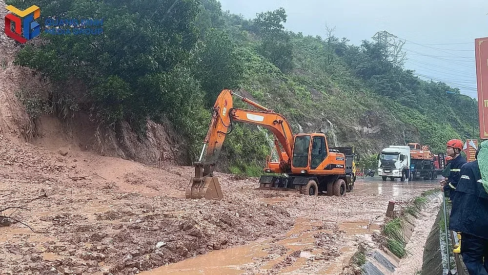 Quảng Ninh chủ động di dời người dân, ứng phó mưa lớn và sạt lở
