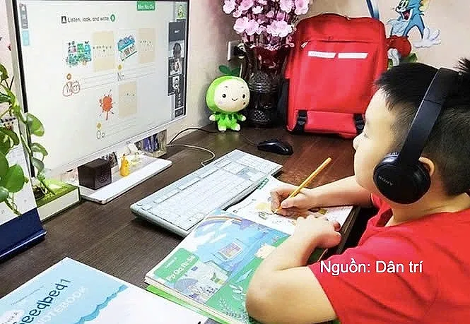 Hà Nội: Nhiều trường chuyển học online, điều chỉnh giờ học vì mưa lớn