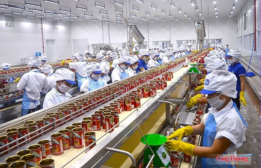 Nghệ An: Công nghiệp, thương mai tiếp tục tăng trưởng khá trong tháng 8