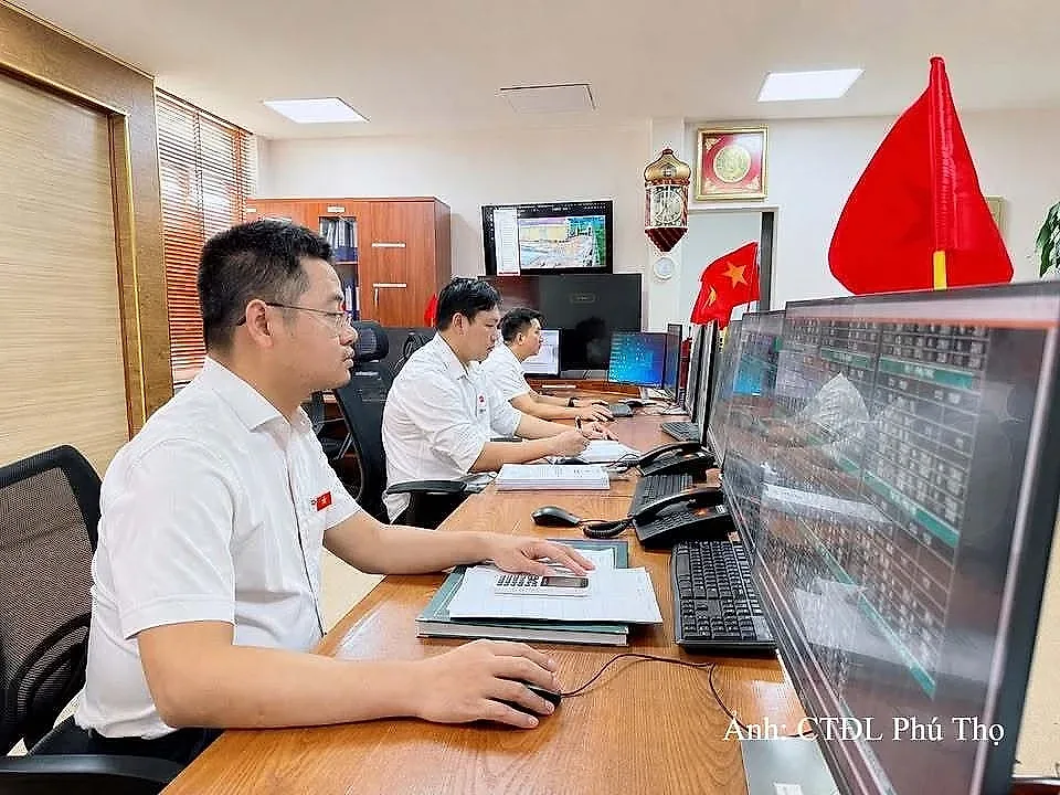 Từ mùa thu độc lập đến những dòng điện sáng trên quê hương đất Tổ