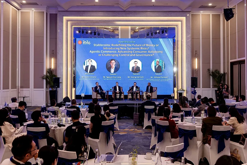 panel-discussion-discussion-on-strategic-implications-business-opportunities-regulatory-considerations-trust-security-and-risk-management-1-.jpg