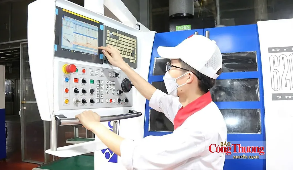 Có đơn hàng, thiếu lao động: Điểm nghẽn mới của công nghiệp hỗ trợ