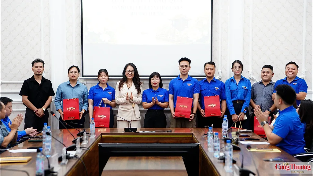 Đoàn Thanh niên Bộ Công Thương tổ chức Chương trình gặp mặt, tặng quà tri ân cán bộ Đoàn chủ chốt