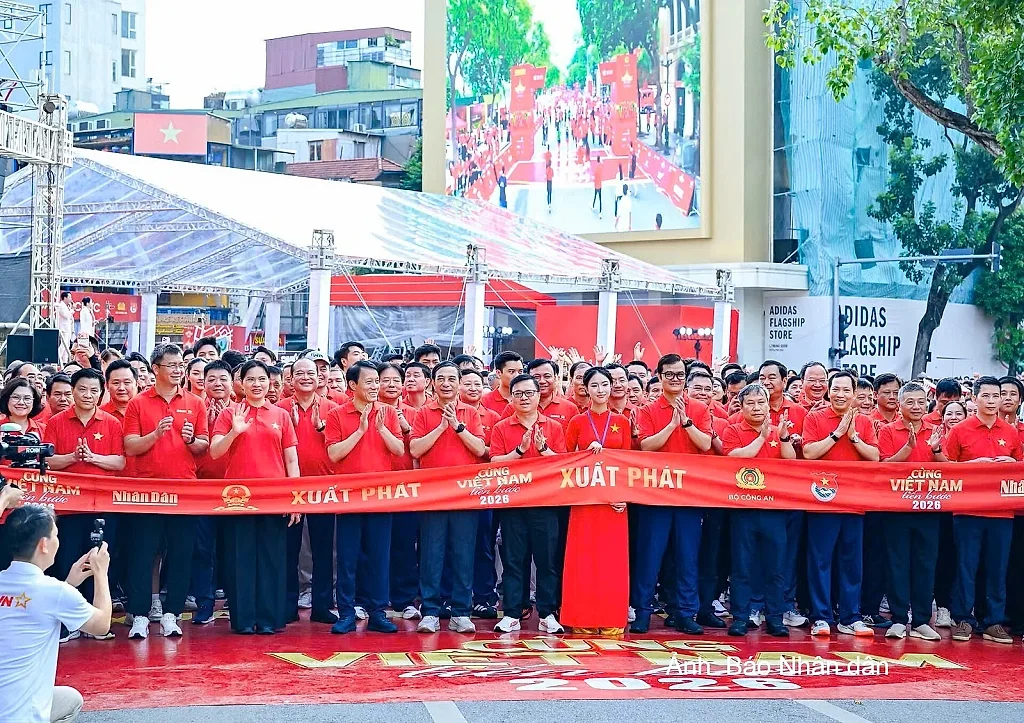 Lan tỏa thông điệp '10 tỷ bước xanh - Vì Việt Nam vững bền'