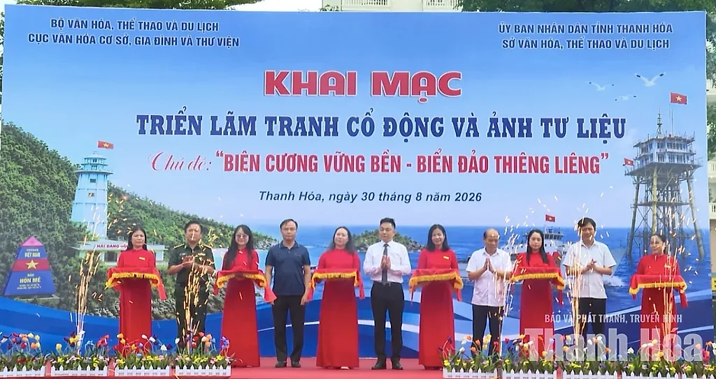 Thanh Hóa: Khai mạc triển lãm 'Biên cương vững bền - Biển đảo thiêng liêng'