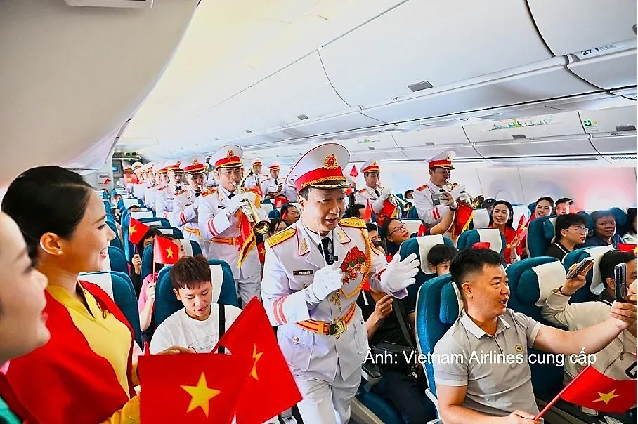 Giai điệu mừng Quốc khánh vang lên trên chuyến bay Vietnam Airlines