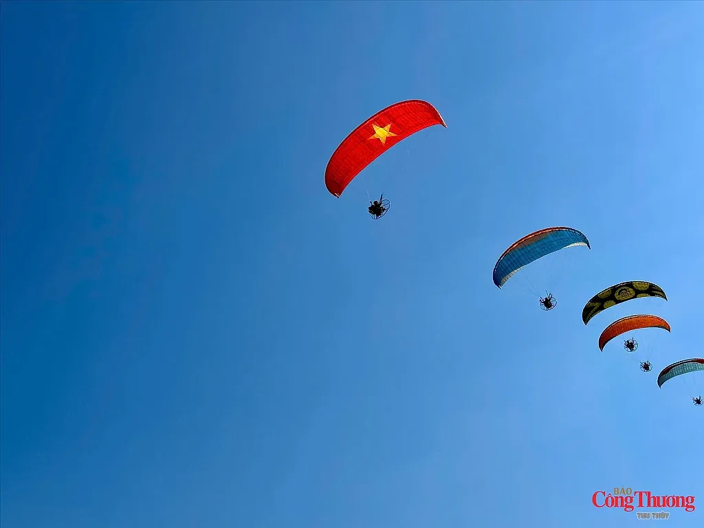 Người dân Than Uyên (Lai Châu) náo nức đón Tết Độc lập 2/9