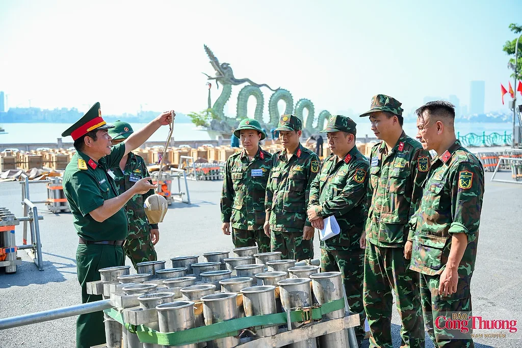 Hà Nội: Cận cảnh trận địa pháo hoa chào mừng Quốc khánh 2/9