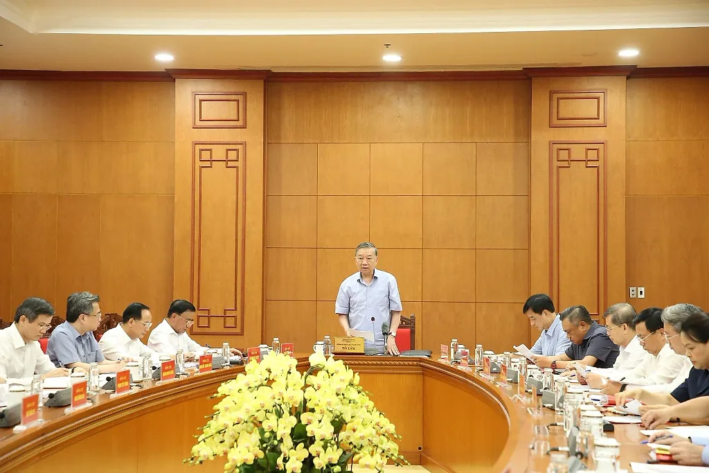 Nghị quyết của Bộ Chính trị về Chiến lược công tác tư tưởng trong bối cảnh mới