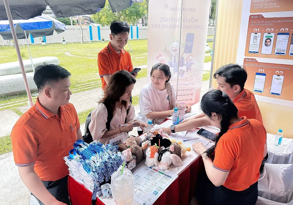 SACOMBANK đồng hành cùng mùa tựu trường, thêm ưu đãi - trọn tiện ích